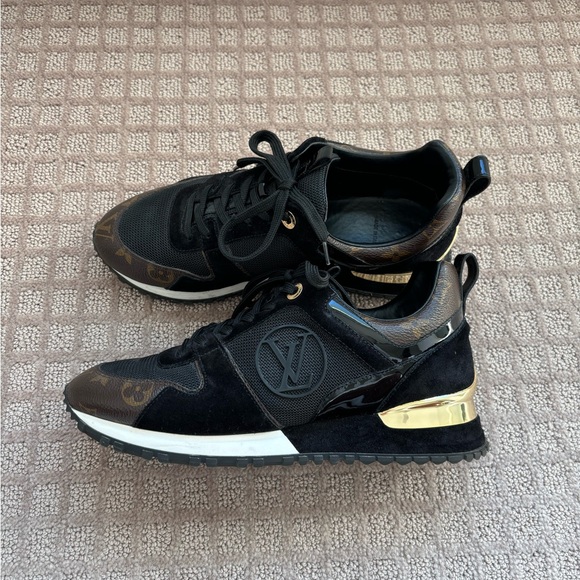 Louis Vuitton Sneakers - Picture 1 of 4